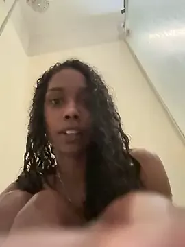 Offline mismialove on StripChat