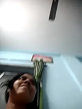 Miss__alone009 on StripChat