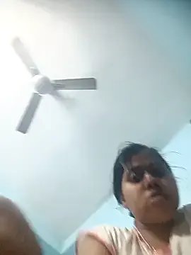 Miss__alone009 on StripChat