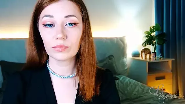 Offline MissBeverlyMills on StripChat