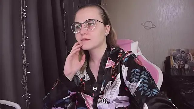 MissBrightShine on StripChat