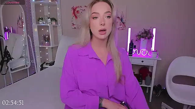 Offline MissLisaX on StripChat