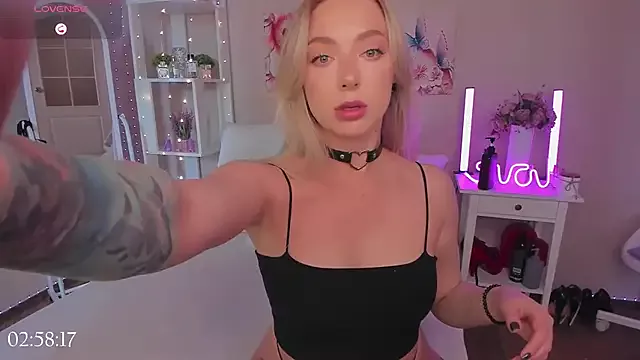 Offline MissLisaX on StripChat