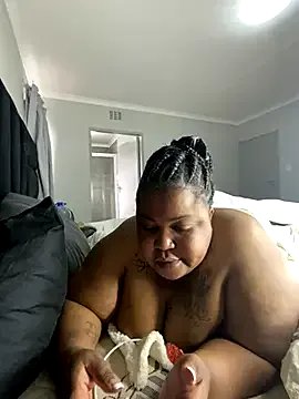 MissLola27 on StripChat