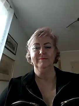 MissSilken on StripChat