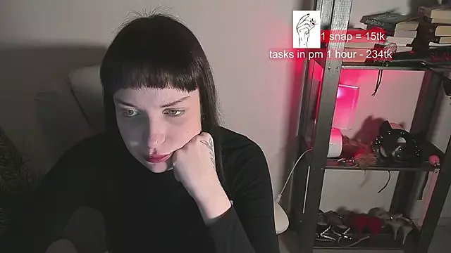 mistress_vi on StripChat