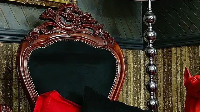 MistressEly on StripChat