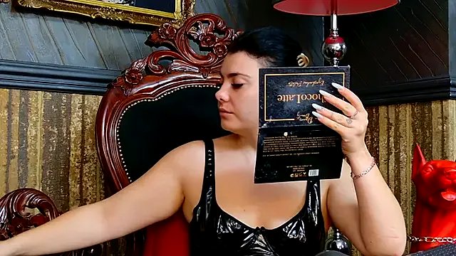 MistressEly on StripChat