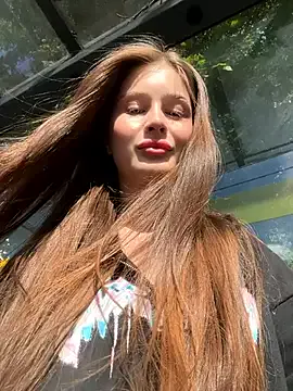 Freechat mmelicious on StripChat