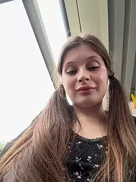 Freechat mmelicious on StripChat