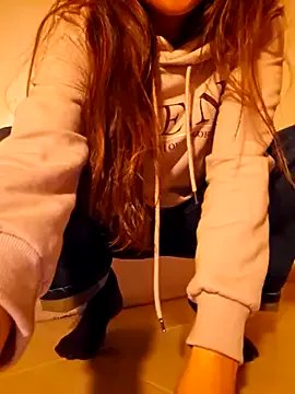 mmm-Virginia on StripChat