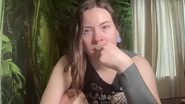 Offline mo0ngoddess on StripChat