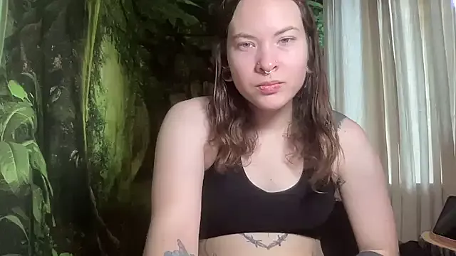 Offline mo0ngoddess on StripChat