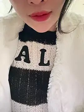 Moe-moex on StripChat