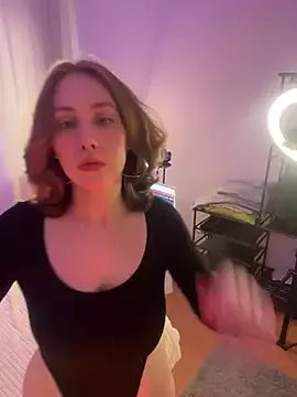 Molli_Luv on StripChat