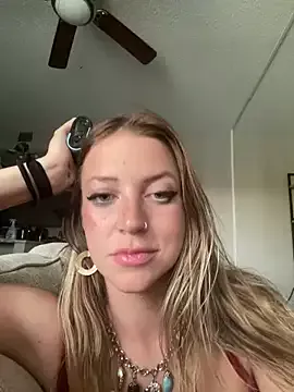 Offline molly_witha_chance on StripChat