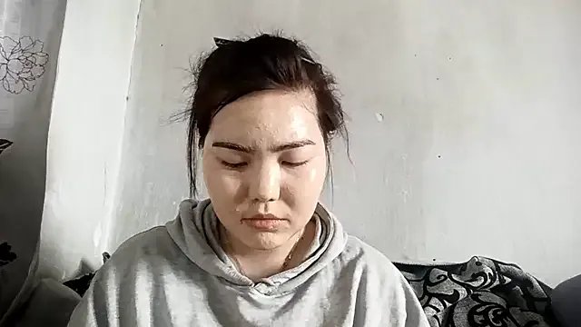 MollyAsian on StripChat