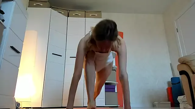 MollyStory on StripChat 