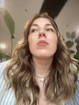 MommmyYummy on StripChat