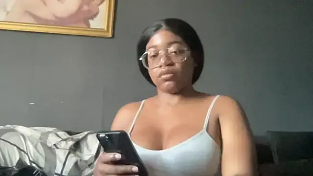 Offline MommyConfident on StripChat