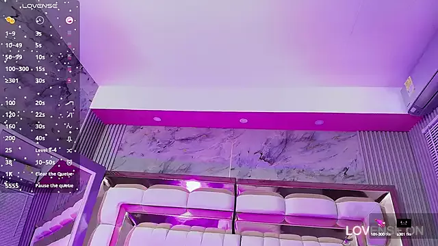 Freechat MommyHelpsmee on StripChat