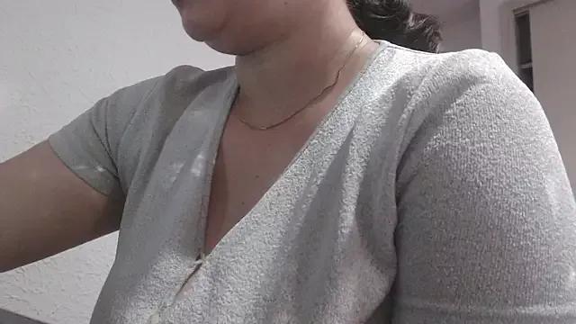 Freechat MommyHelpsmee on StripChat