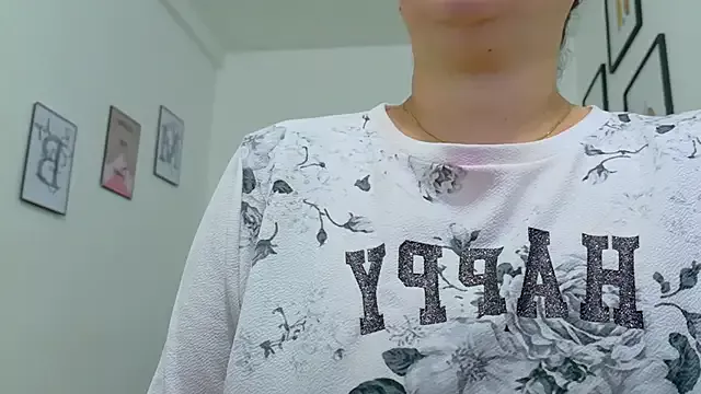 Freechat MommyHelpsmee on StripChat