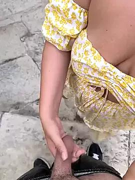 Mona_Plus on StripChat