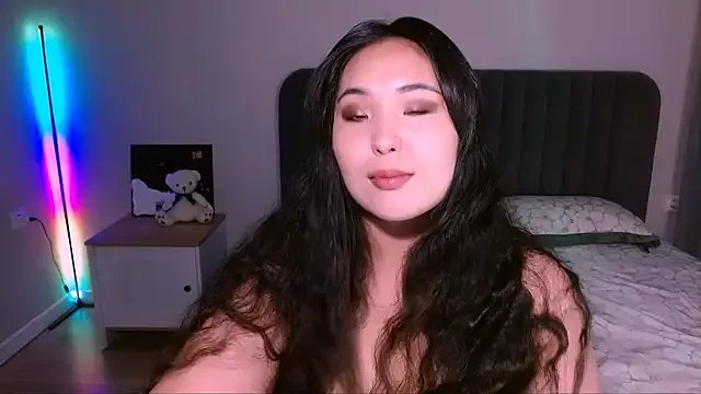 monabooty on StripChat