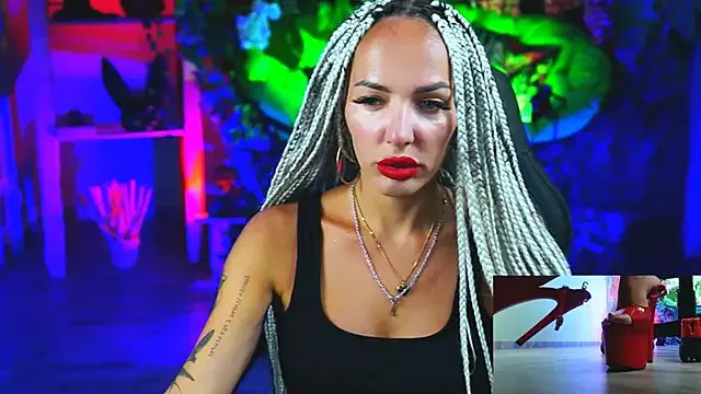 MonicaMaxwel on StripChat