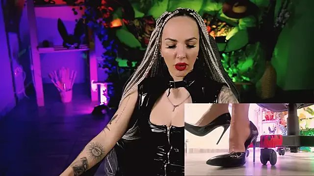 MonicaMaxwel on StripChat