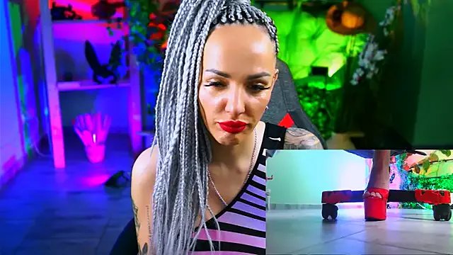 MonicaMaxwel on StripChat