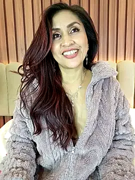 Freechat MonicaMoret on StripChat