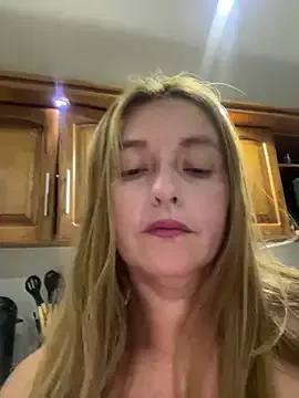 Freechat moniquerainx on StripChat