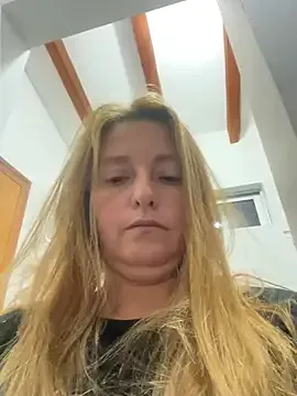 Freechat moniquerainx on StripChat