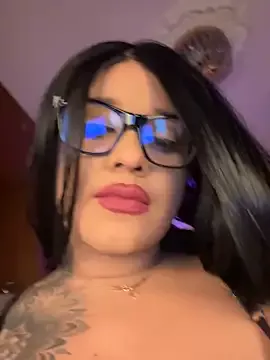 Freechat monroe_777 on StripChat