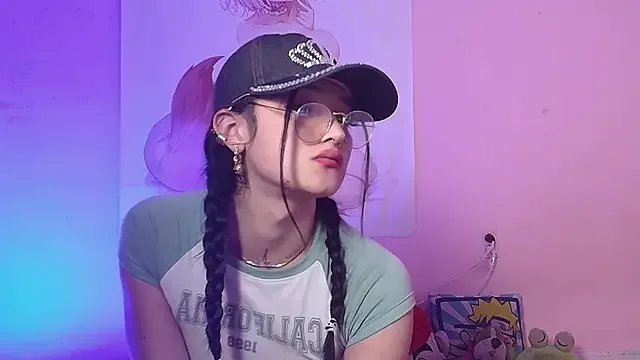 moonfiredancer on StripChat