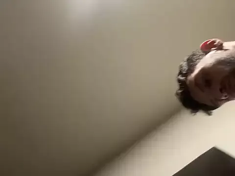 Offline Mrkarizma on StripChat