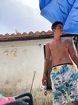 Offline MrLeoLatino on StripChat