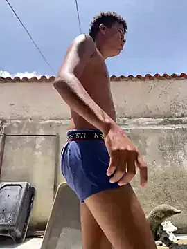 Offline MrLeoLatino on StripChat