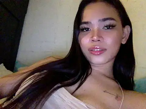 Ms_Laraswan on StripChat