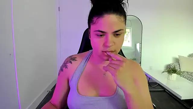 Freechat MSaunders on StripChat