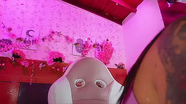 mssburbuja on StripChat