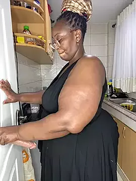 Offline MsWhiteChocolatte on StripChat