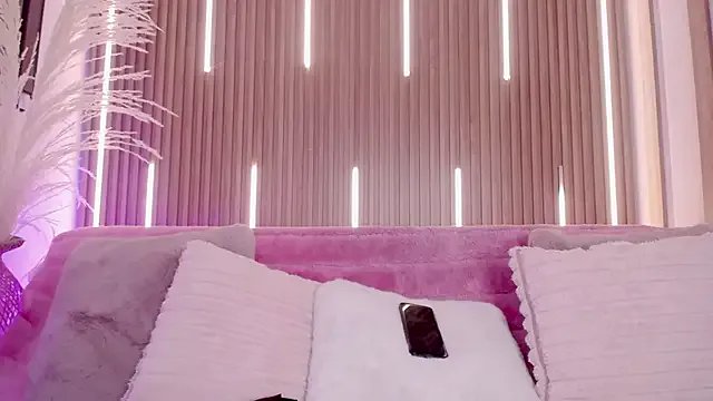 MylaDreams on StripChat