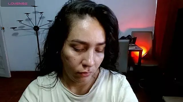 naihroby on StripChat