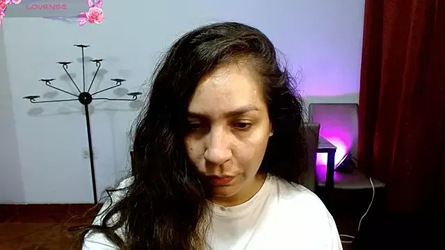 naihroby on StripChat