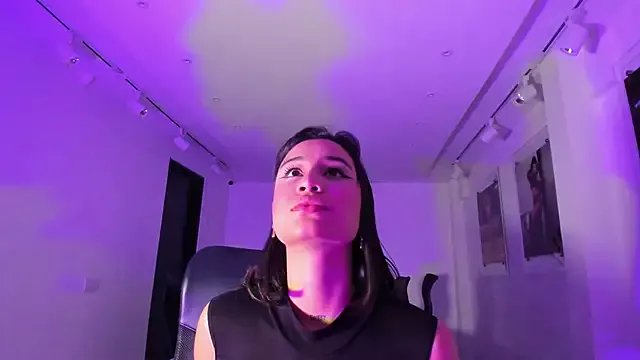 NairobiLee on StripChat