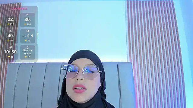 naishaa_ on StripChat