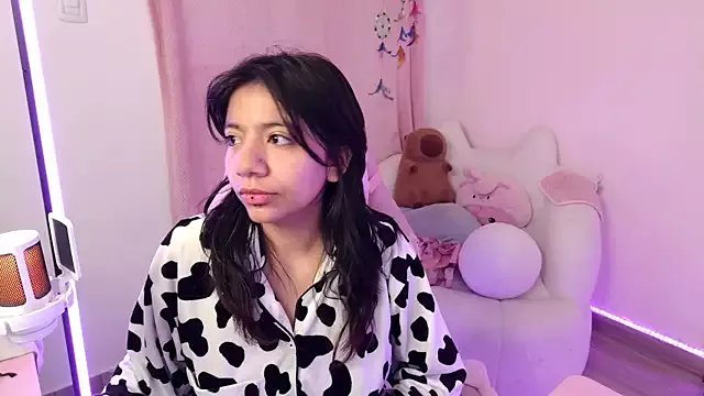 Nami_usagi on StripChat